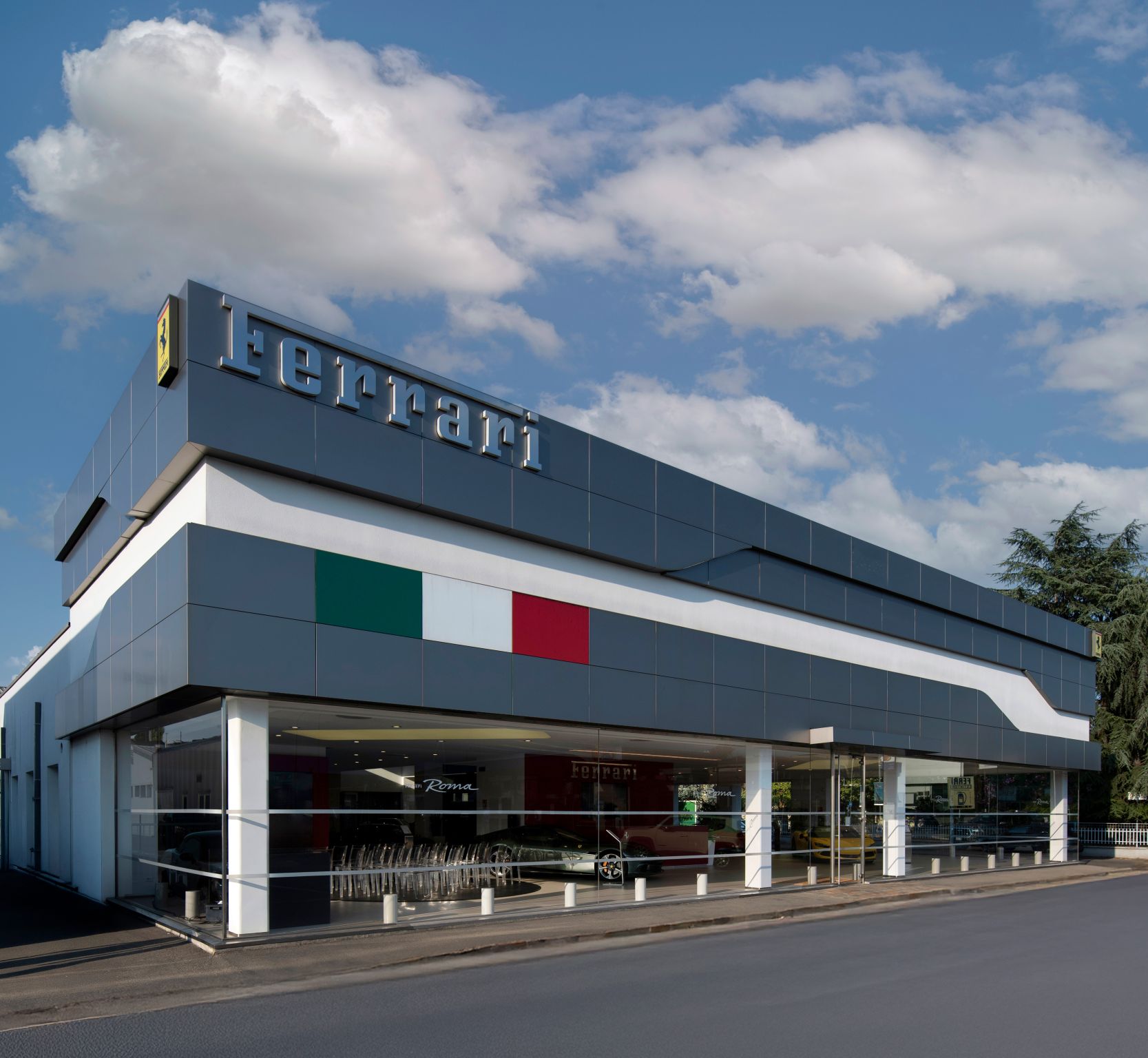 Ferrari Modena Goes Live